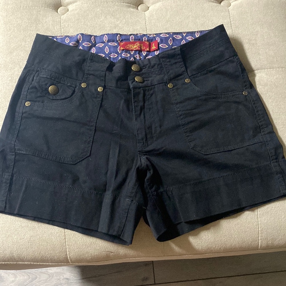Size 6 shorts color black made in china